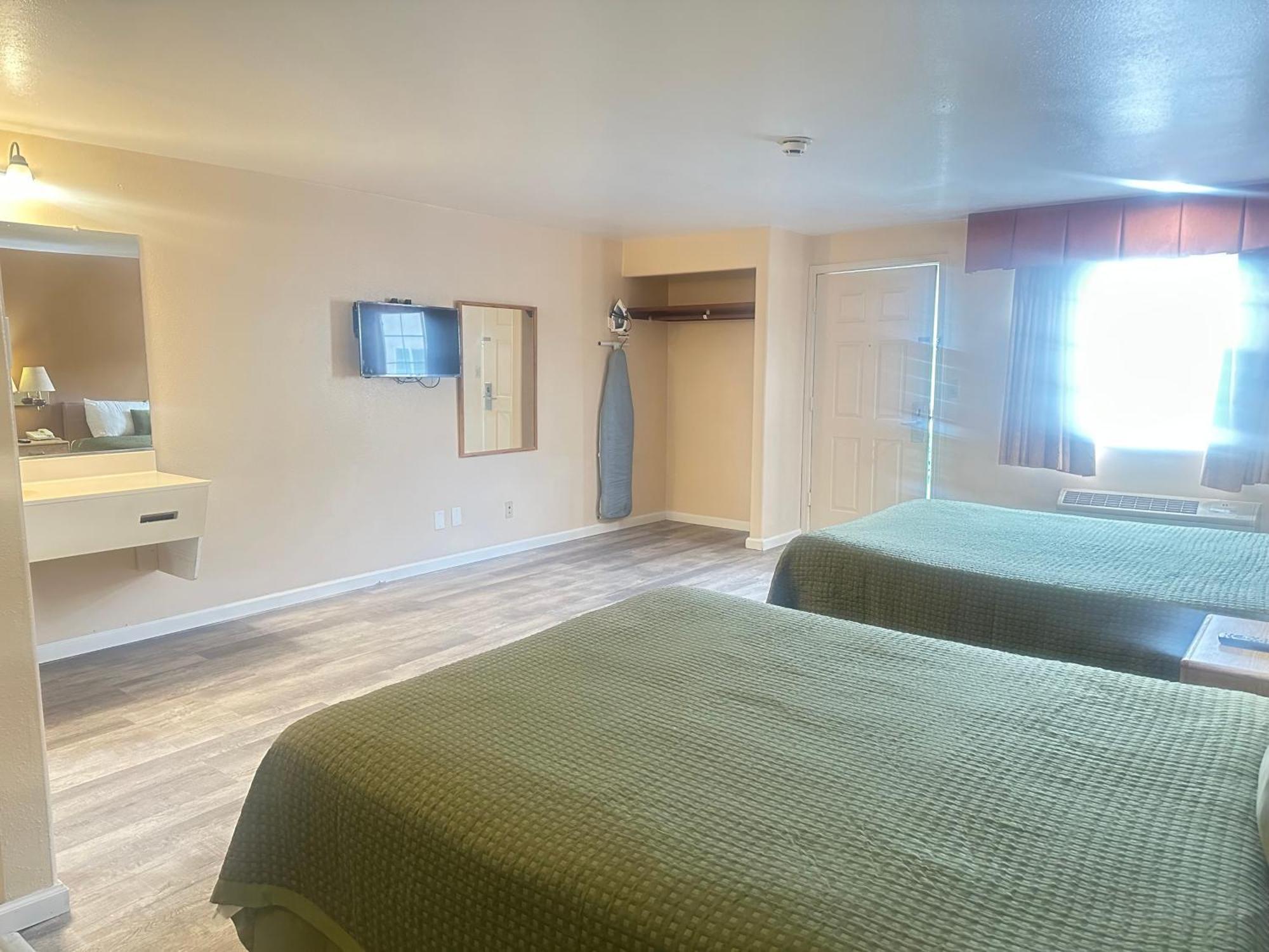 واتسونفيل Royal Inn المظهر الخارجي الصورة